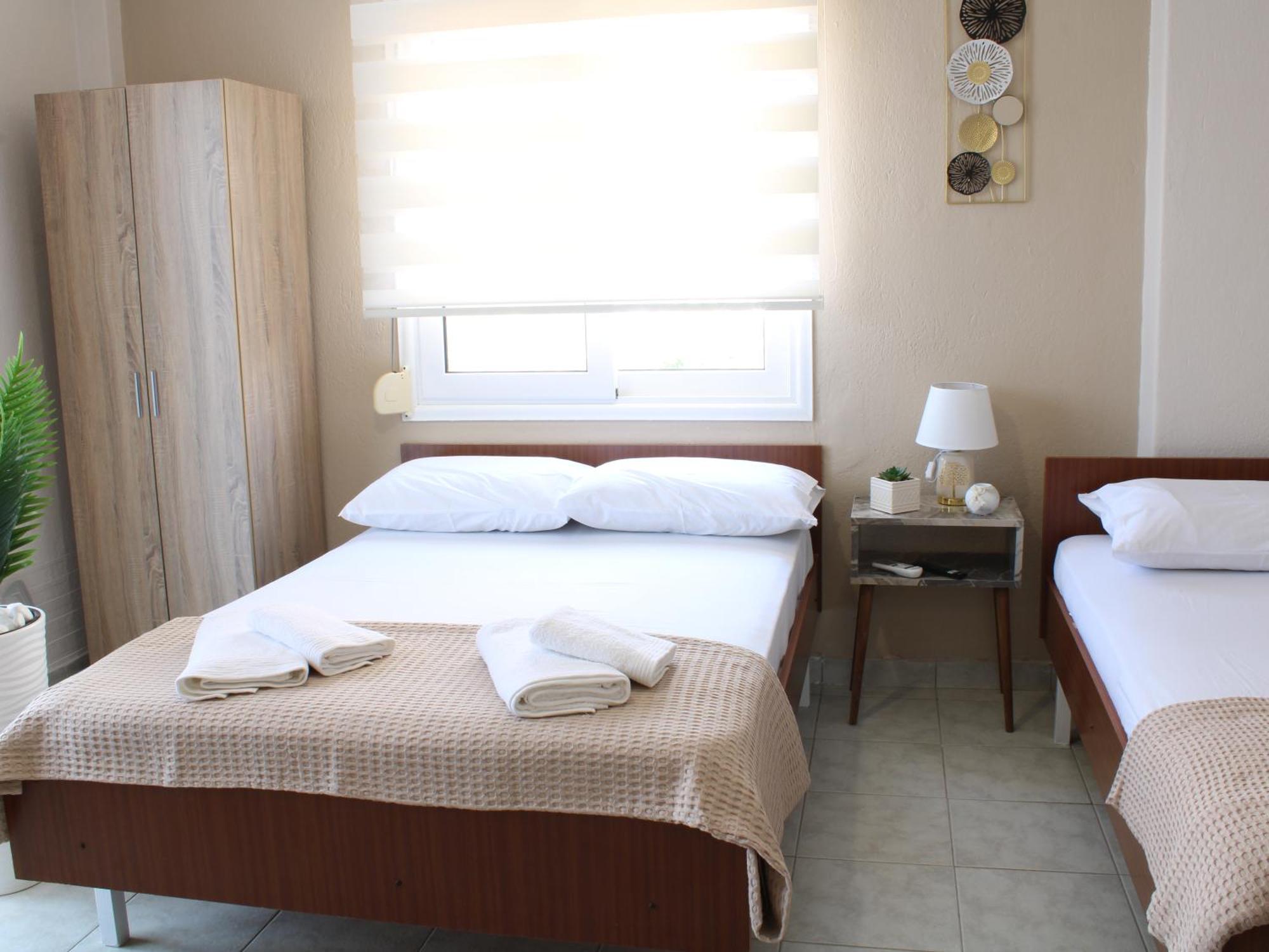 Sunshine Apartments By The Sea Skala Neon Epivaton Екстер'єр фото