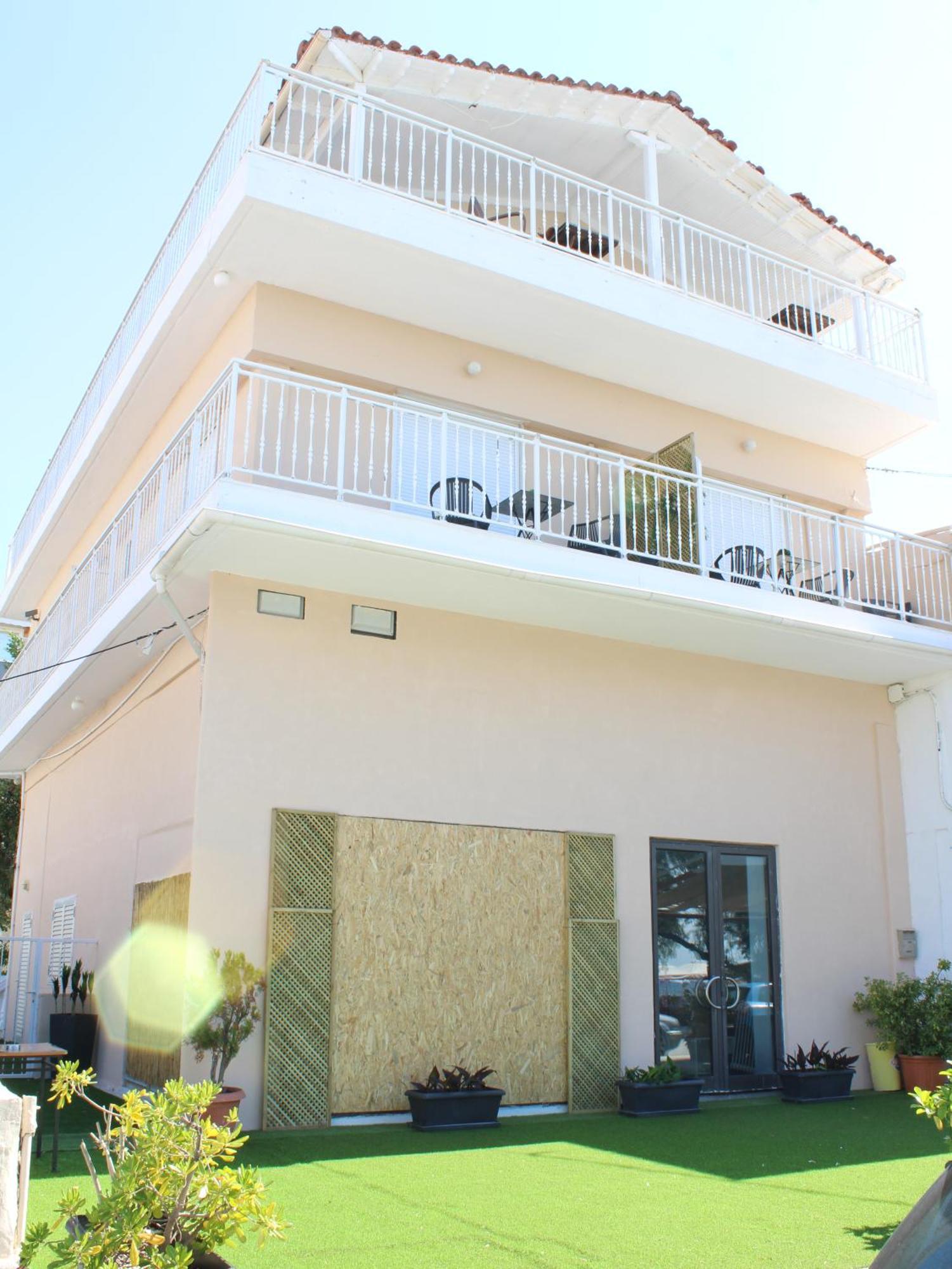 Sunshine Apartments By The Sea Skala Neon Epivaton Екстер'єр фото