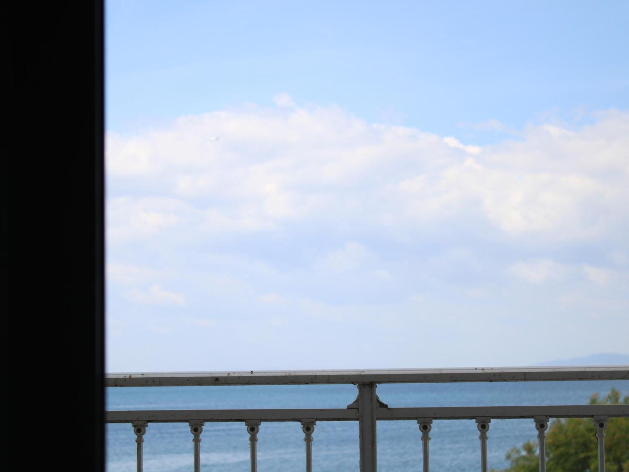 Sunshine Apartments By The Sea Skala Neon Epivaton Екстер'єр фото