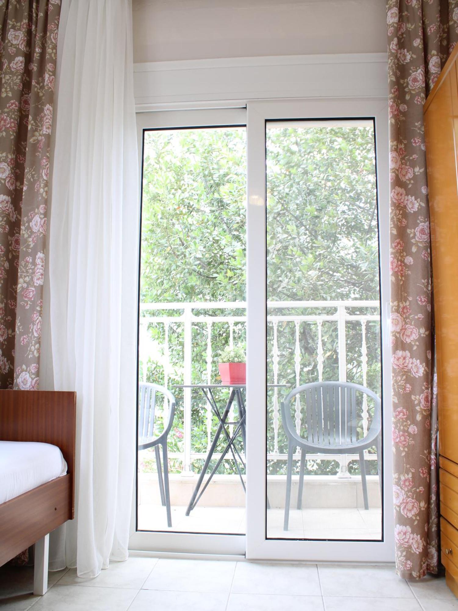 Sunshine Apartments By The Sea Skala Neon Epivaton Екстер'єр фото