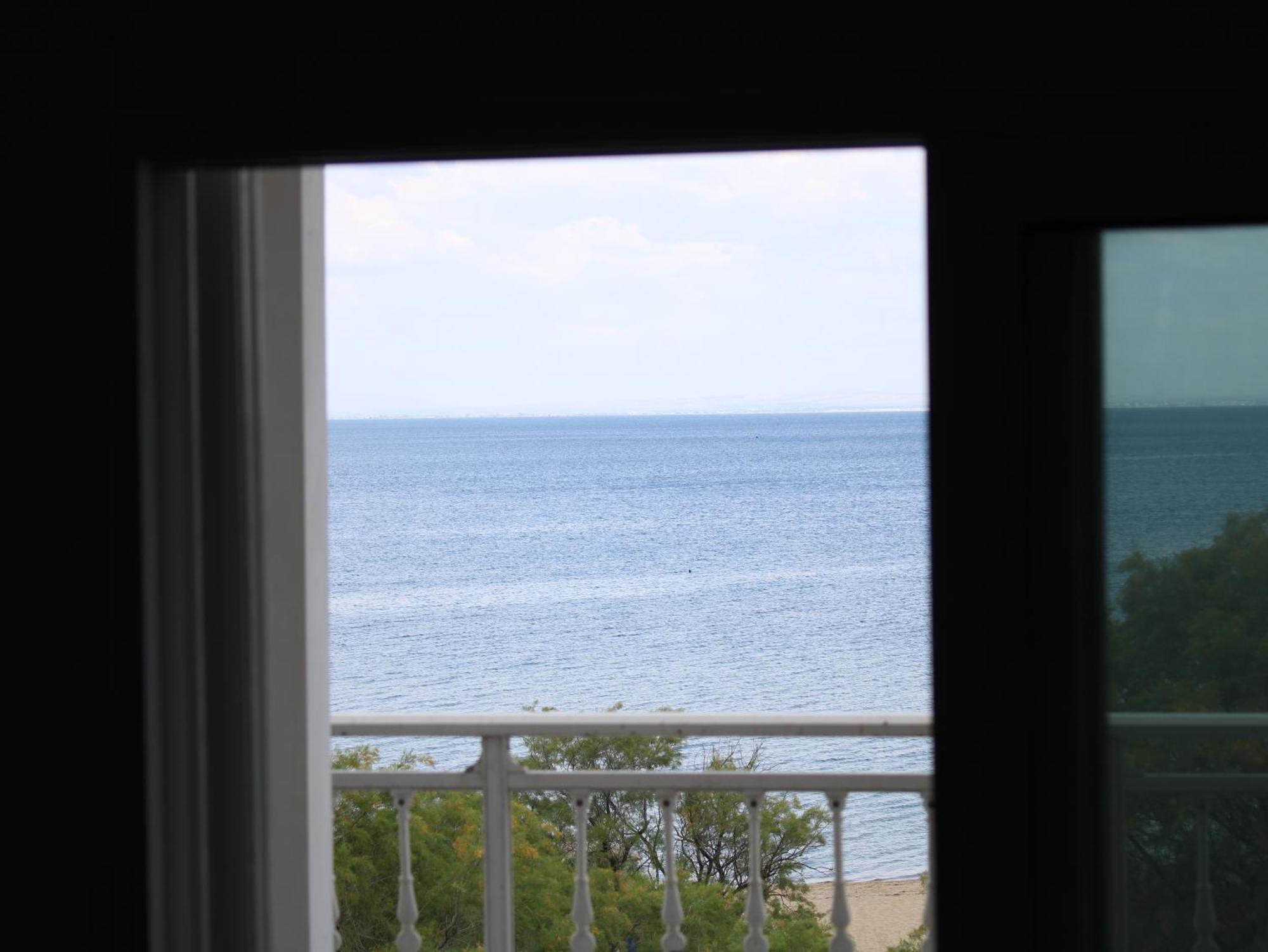 Sunshine Apartments By The Sea Skala Neon Epivaton Екстер'єр фото